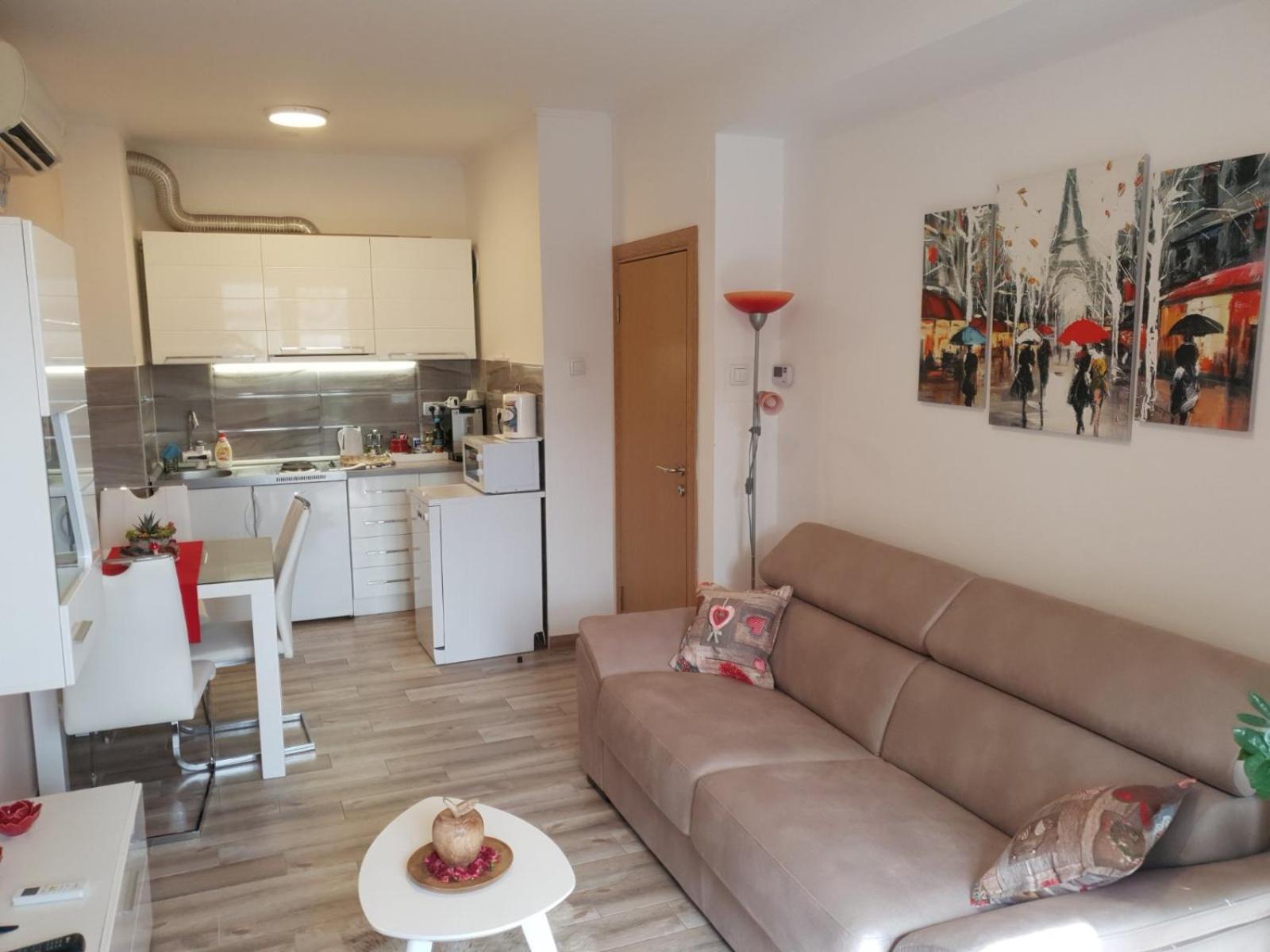 Apartment Rea Суботица Экстерьер фото